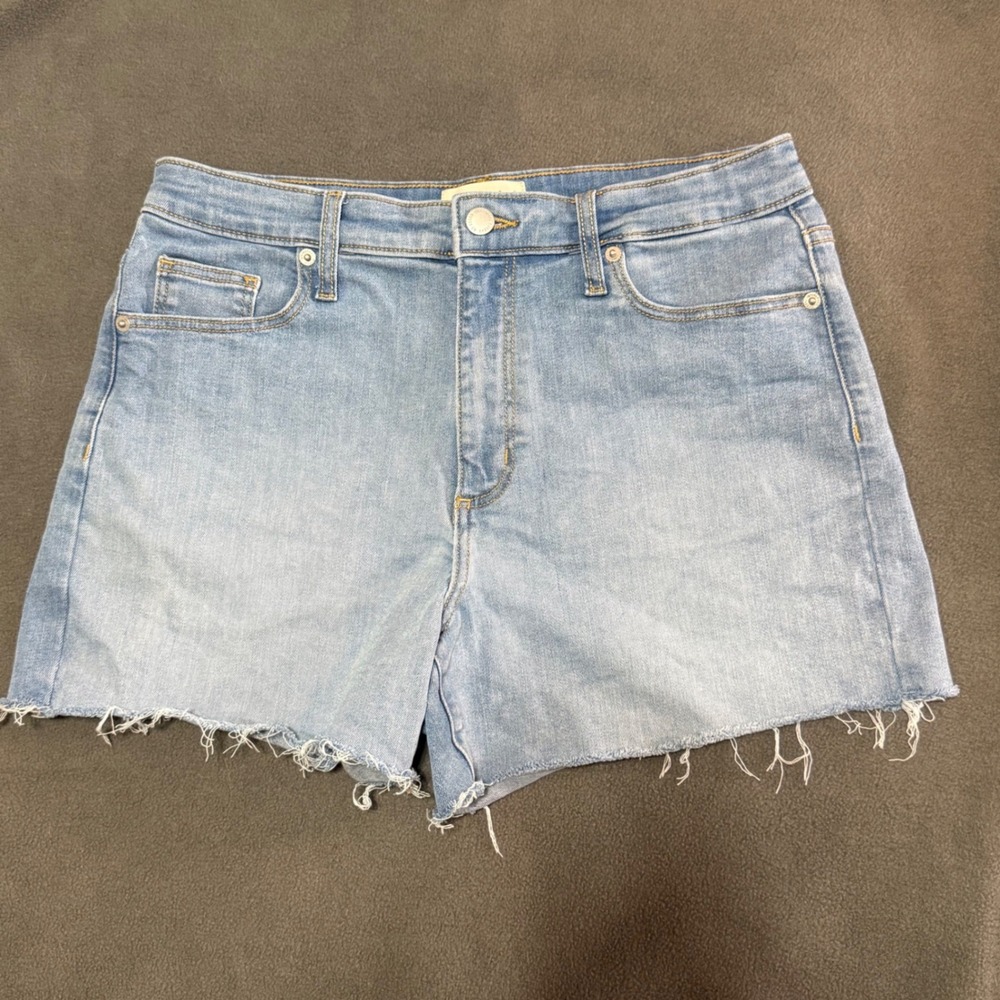 High Rise Midi Denim‎ Shorts Cut Off Light Wash Universal Thread 10/30R